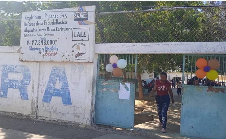 Estudiantes y comunidad se unen para levantar cerca perimetral de la E.B Alejandro Ibarra