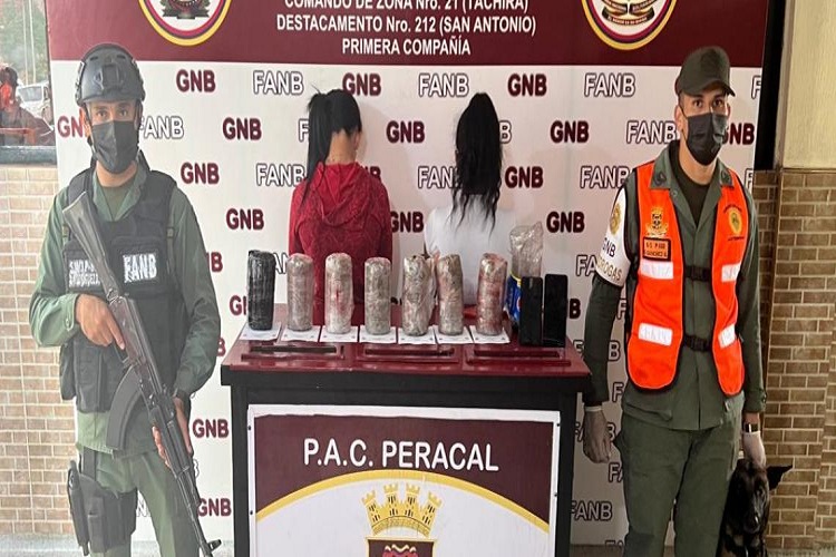 Táchira: Detienen mujeres con droga oculta en refresco en Peracal