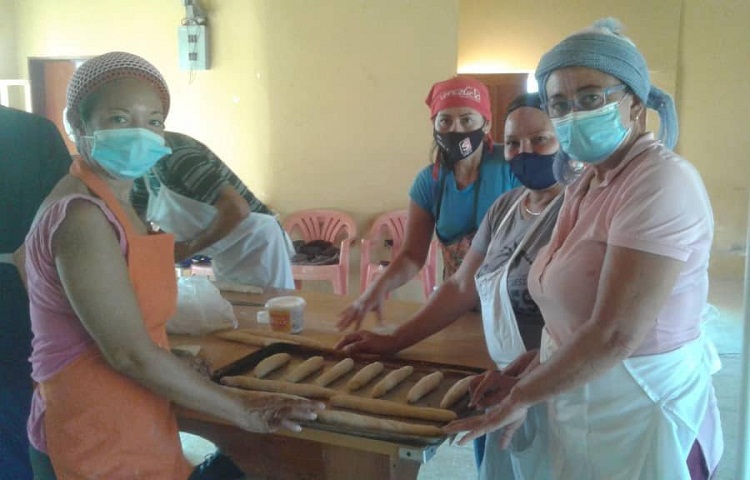 Alcaldía de Miranda dicta taller de panadería artesanal a vecinos de Ciudadela