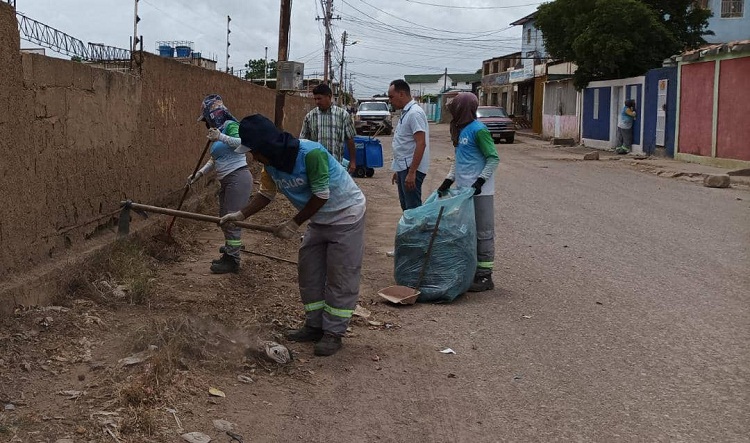 Imaud realiza jornada de limpieza en el terminal Polica Salas