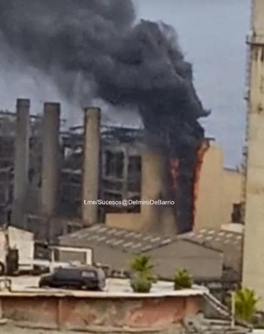 Bomberos controlan incendio en Planta Termoeléctrica Tacoa