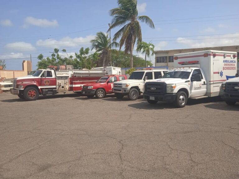 Abel Petit anuncia remodelación de la sede de los bomberos en Carirubana