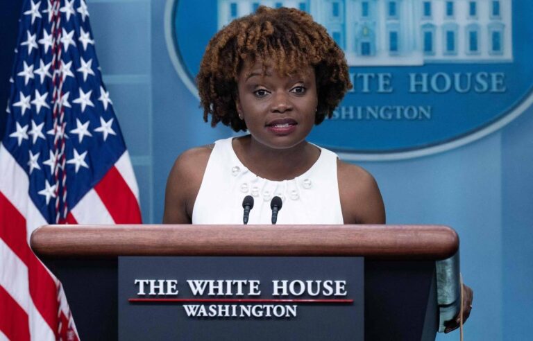Karine Jean-Pierre, primera secretaria de prensa afroamericana y LGBT de la Casa Blanca