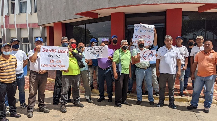 Empleados públicos protestan en Coro: exigen respeto a sus derechos laborales