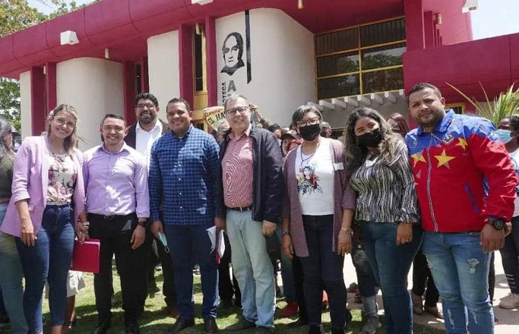 Alcaldía de Miranda reinaugura plaza «Los Mártires» y Biblioteca Pública Central «Andrés Bello»