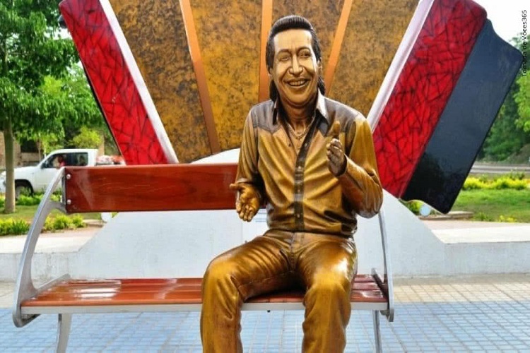 Escultura de Diomedes Díaz fue retirada en parque de Valledupar