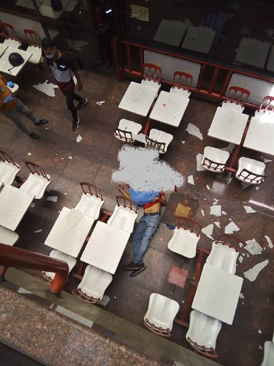 Hombre cayó desde el techo de un centro comercial en Los Teques
