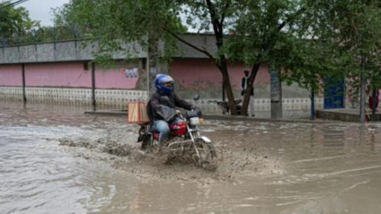 Al menos 18 muertos en Afganistán por inundaciones repentinas