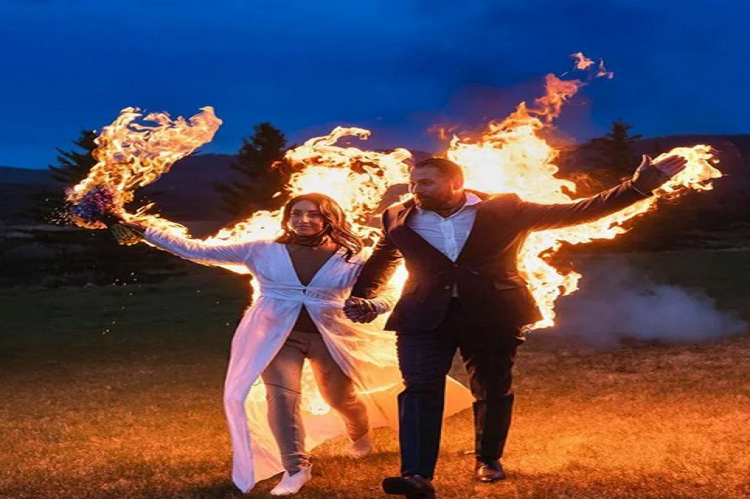 Video|Novios se prendieron fuego en la recepción de su boda