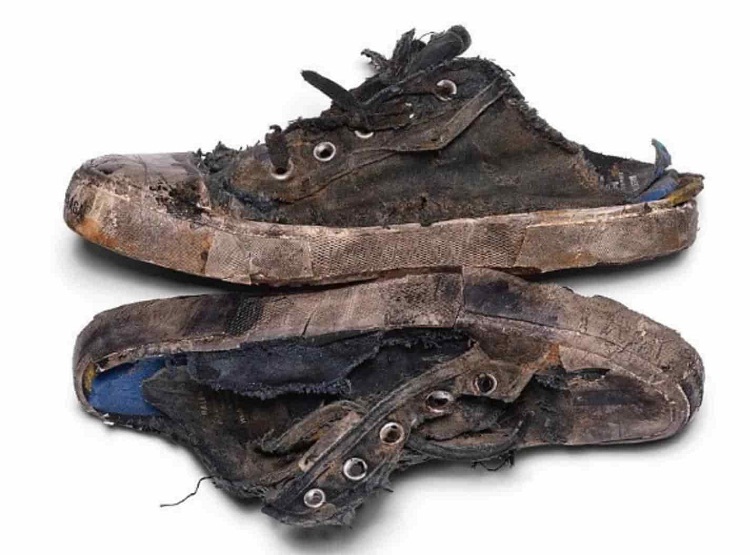 Balenciaga vende zapatos deportivos destruidos por US$ 1.850
