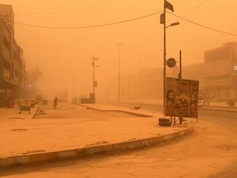 Tormenta de arena en Irak obliga a cerrar aeropuertos y escuelas