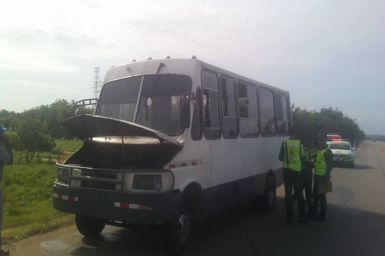 Se incendió autobús que trasladaba a 30 niños a un partido béisbol en el Zulia