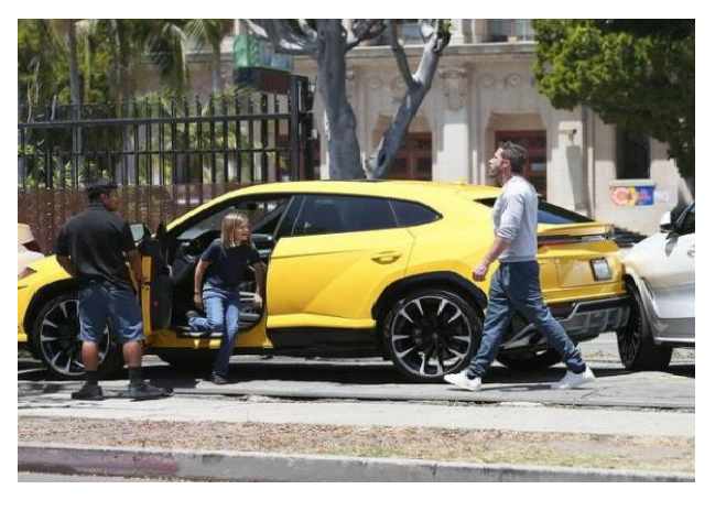 Hijo de Ben Affleck estrella un Lamborghini