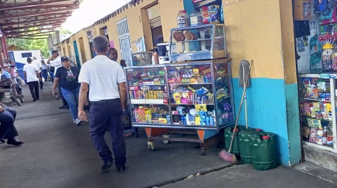 Alcaldía de Miranda impulsa el comercio en el terminal «Policas Salas»