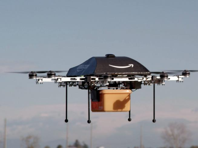Amazon comenzará a entregar paquetes con drones 