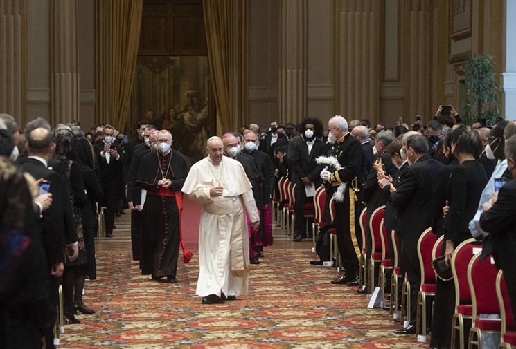 El Vaticano celebra abolición del derecho al aborto en EE.UU.