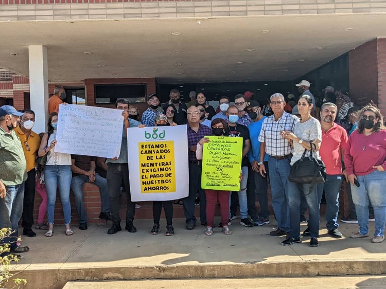Ahorristas del BOD y sus filiales Boy Bank y Orinoco Bank protestaron en Punto Fijo