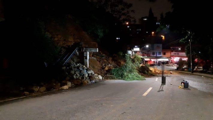 Deslizamiento de tierra afectó 22 viviendas en Medellín