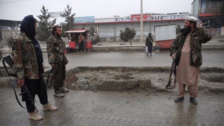 Un muerto y varios heridos deja una explosión en una mezquita en Afganistán