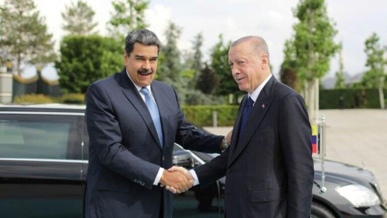 Maduro anuncia la firma de tres acuerdos «muy importantes» entre Venezuela y Turquía