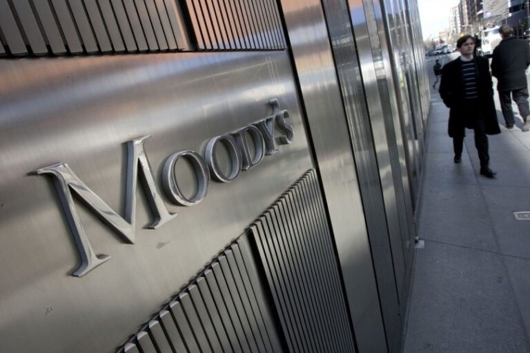 Moody’s confirma incumplimiento de pagos de Rusia