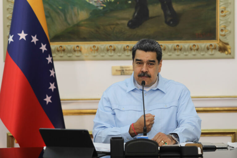 Maduro suspende clases  miércoles y jueves en todo el país por alerta del ciclón