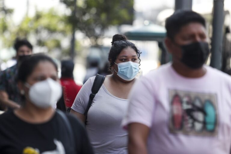 Perú confirma que entró en una cuarta ola pandémica
