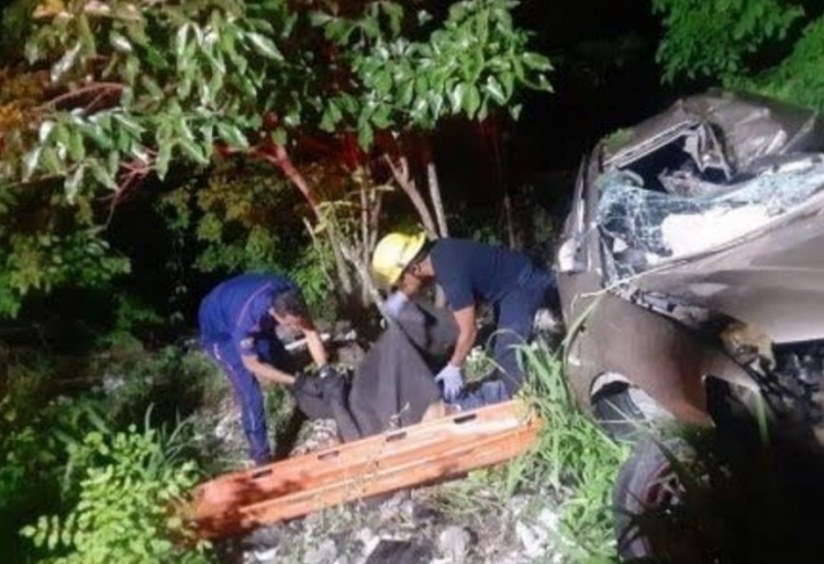 En una colisión contra un árbol fallecen intendente de Cabimas y secretario de UNT