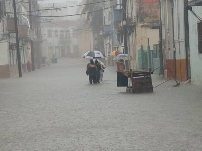 Cuba es azotada por intensas lluvias e inundaciones