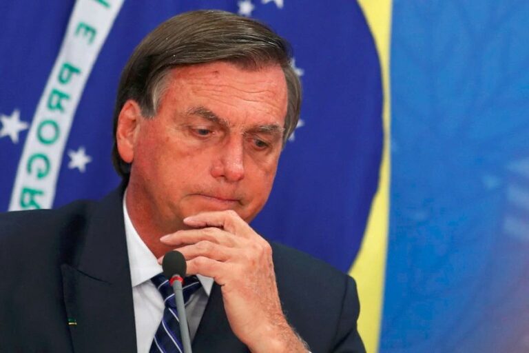 Multan a Bolsonaro por realizar propaganda electoral anticipada
