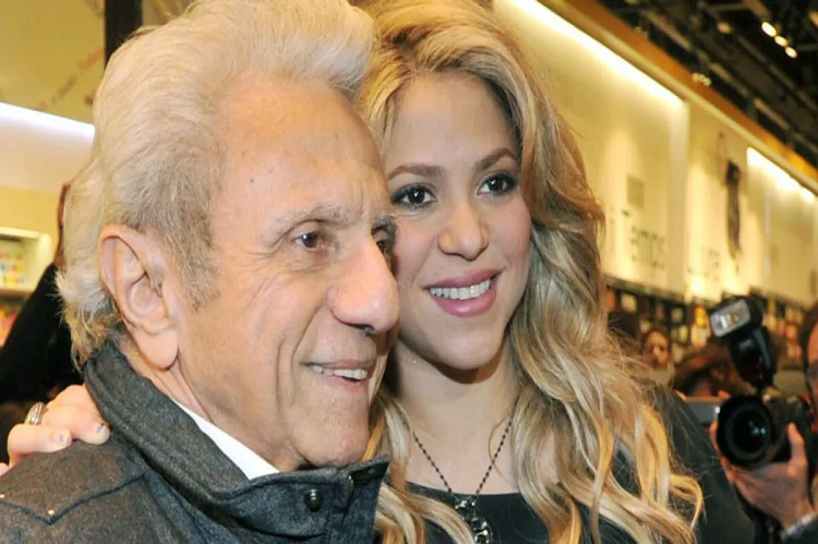 Shakira reaparece en un tierno vídeo con su padre