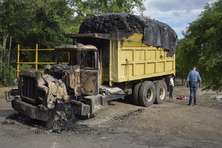 Asesinan a venezolano y queman su camión de volteo por negarse a pagar extorsión en Cúcuta