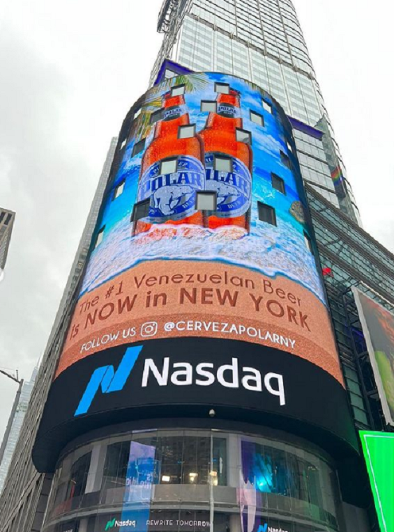 Cerveza Polar aparece en la pantalla del Times Square Garden