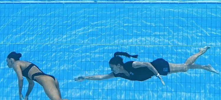 Nadadora se desmaya en plena competencia durante el Mundial de Budapest
