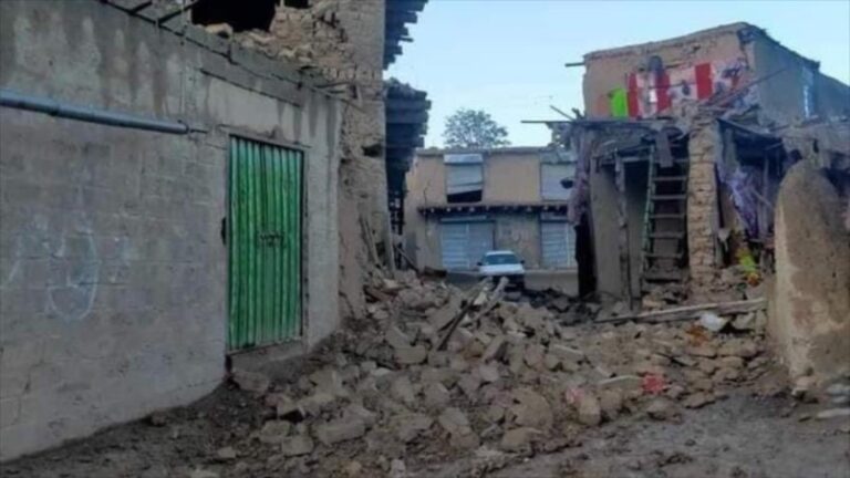 Un terremoto en Afganistán deja más de 900 muertos y 600 heridos