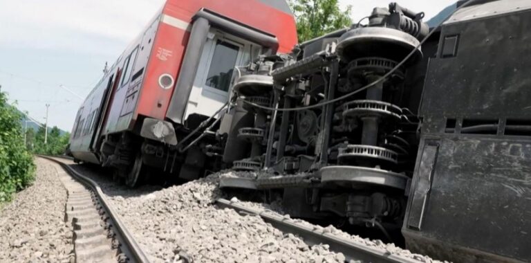 Al menos cuatro muertos y 30 heridos por un accidente de tren en Alemania