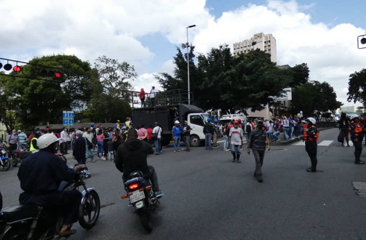 Trabajadores públicos no cesan de protestar contra el instructivo de la Onapre