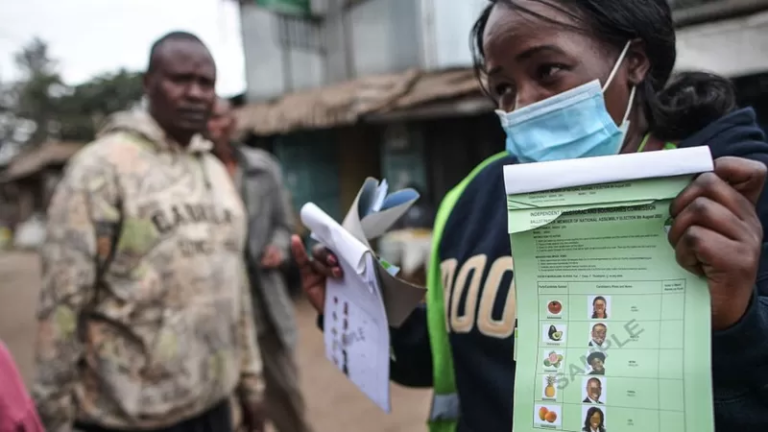 Tres venezolanos fueron detenidos en Kenia con material electoral semanas antes de los comicios de ese país