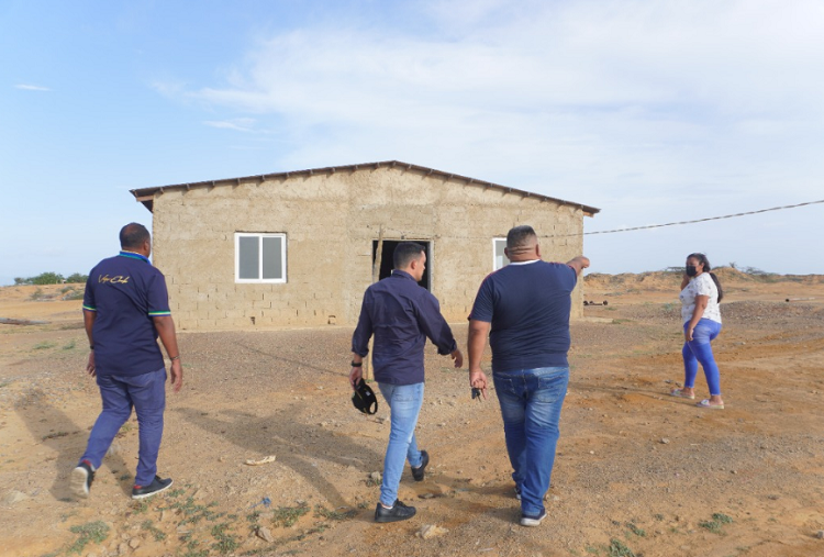 Alcalde Henry Hernández supervisa obras en la parroquia Río Seco