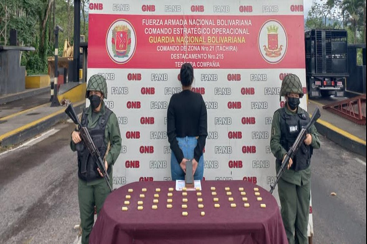 Venía de Colombia: Mujer cargaba con medio kilo de cocaína en su estómago y fue detenida por GNB Táchira
