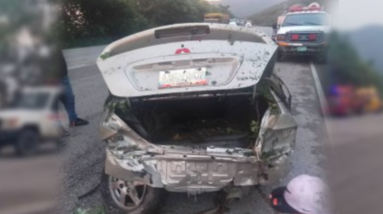 Anzoátegui| Dos hombres y una mujer murieron en una colisión de vehículos  