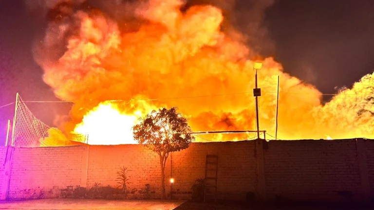 Incendio en taller de pirotécnicos dejó al menos cinco muertos