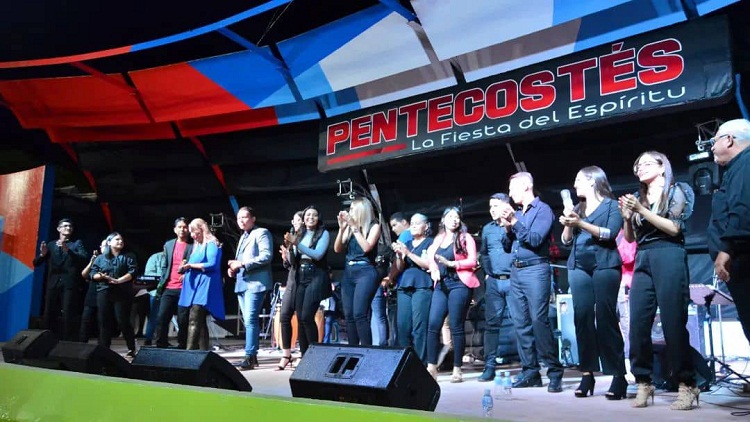 Alcalde Henry Hernández participó en fiesta de Pentecostés junto con 4 mil personas