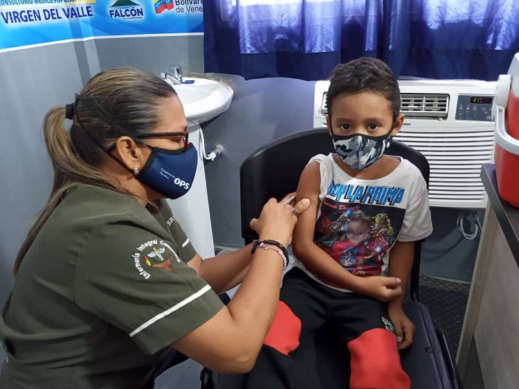 Continúa el plan de vacunación para niños en Los Taques