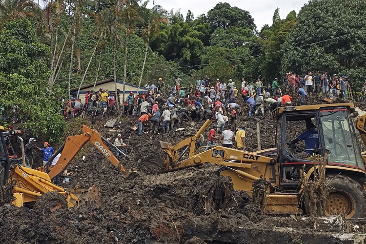 Deslizamiento de tierra sepulta a dos niños en escuela de Antioquia