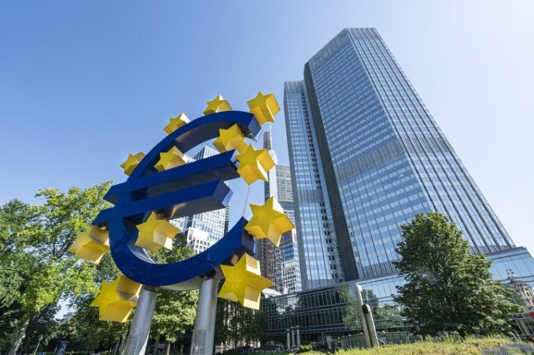 El Banco Central Europeo eleva los tipos de interés por primera vez en 11 años en 50 puntos básicos