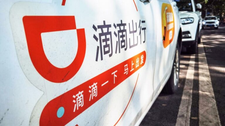 China multa con USD 1.200 millones a gigante del transporte Didi