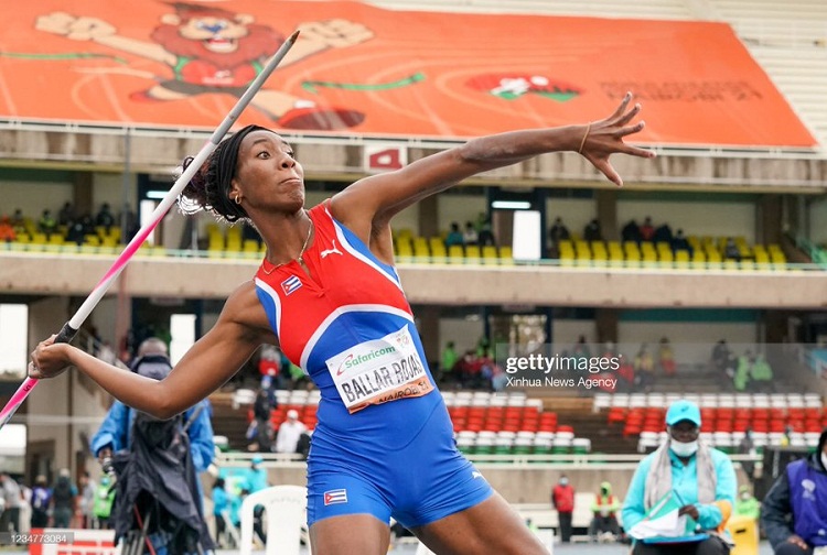 Atleta cubana Yiselena Ballar desertó al llegar a Miami