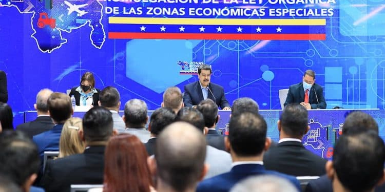 Maduro firmó la Ley Orgánica de las Zonas Económicas Especiales  