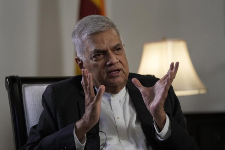 El primer ministro de Sri Lanka fue nombrado presidente interino